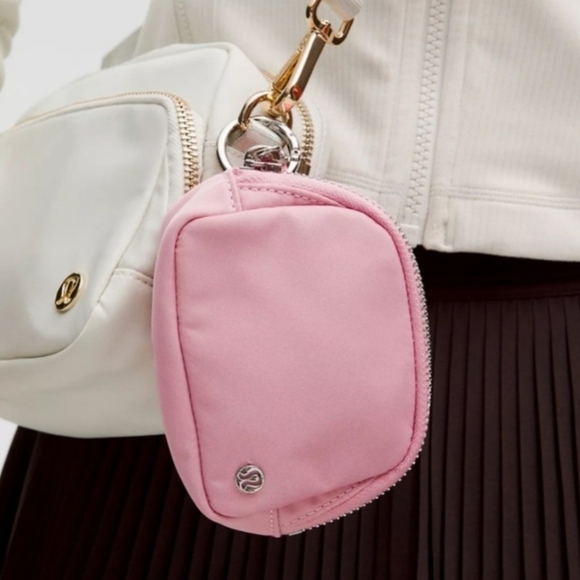 NWT! Lululemon Everywhere Belt Bag Nano Deco Pink Wrist Arm Stanley Owala Yeti - Picture 2 of 8